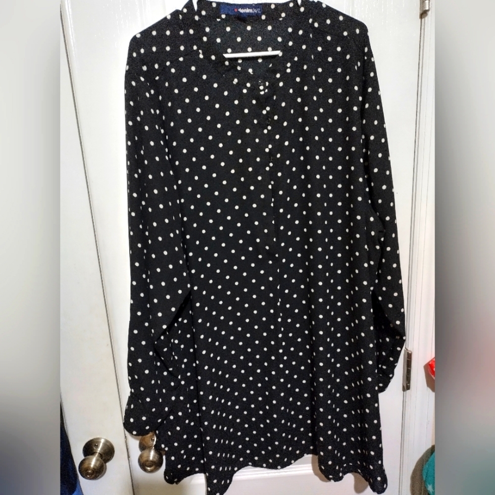 Denim 24/7 black and cream polka dot size 32W sheer knee length dress
